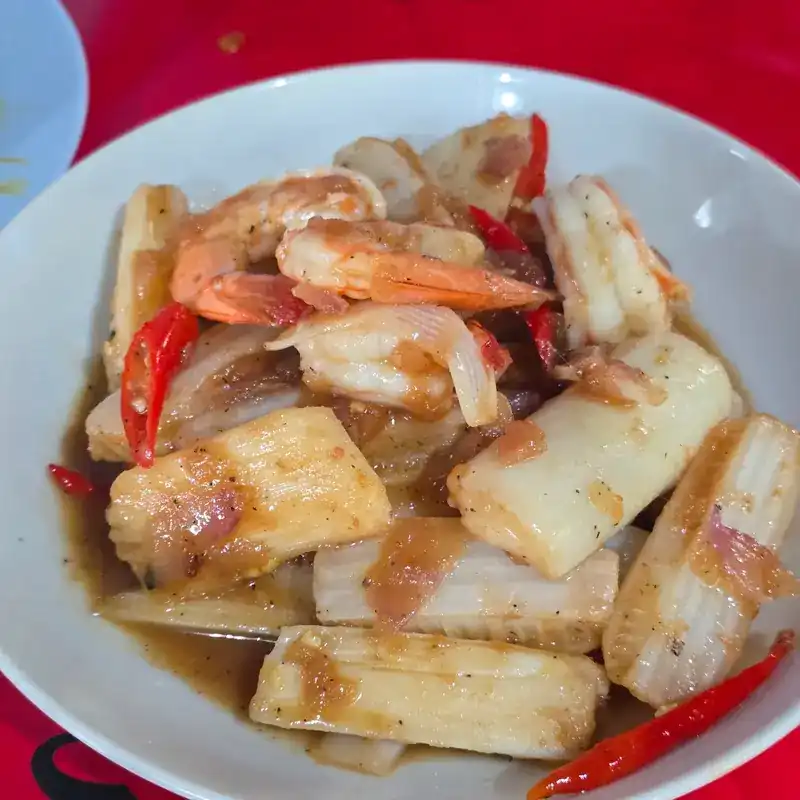 Banana stem stir-fried with prawns and red chilli