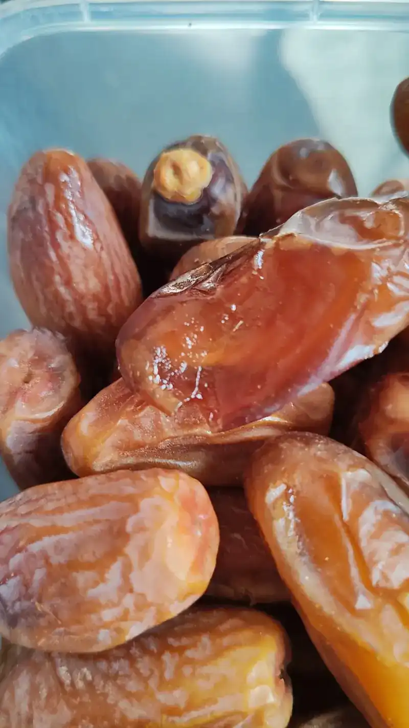 A box of dates