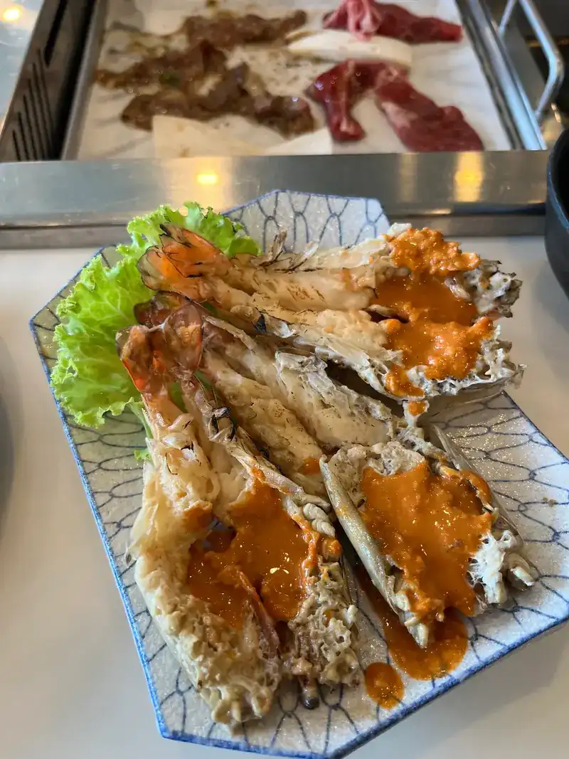 Grilled prawns split in half