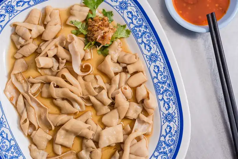 Braised duck intestine with chilli sauce on the side / ไส้เป็ดพะโล้ พร้อมน้ำจิ้ม