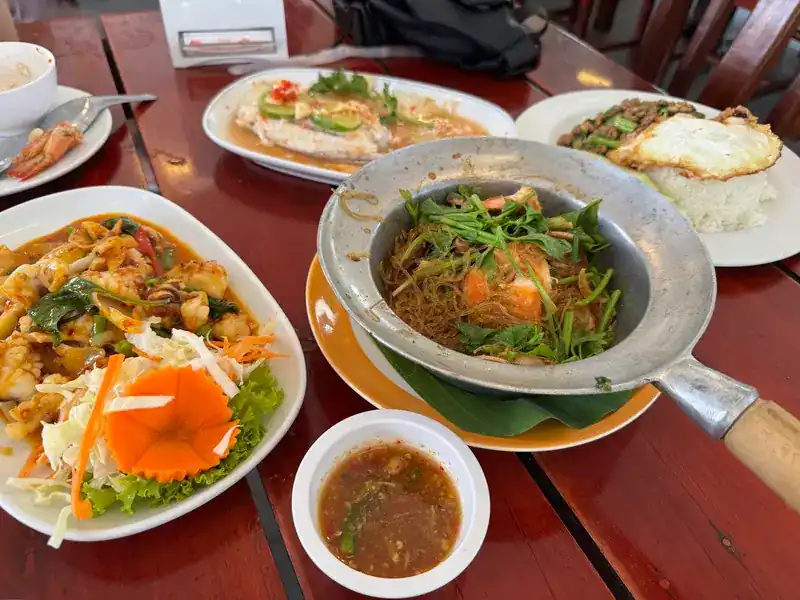 Prawns baked with glass noodles, served in the pan