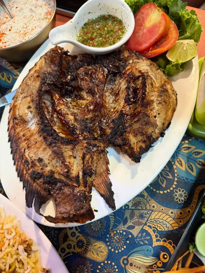 Grilled fish with seafood dipping sauce / ปลาย่างกับน้ำจิ้มซีฟู้ด