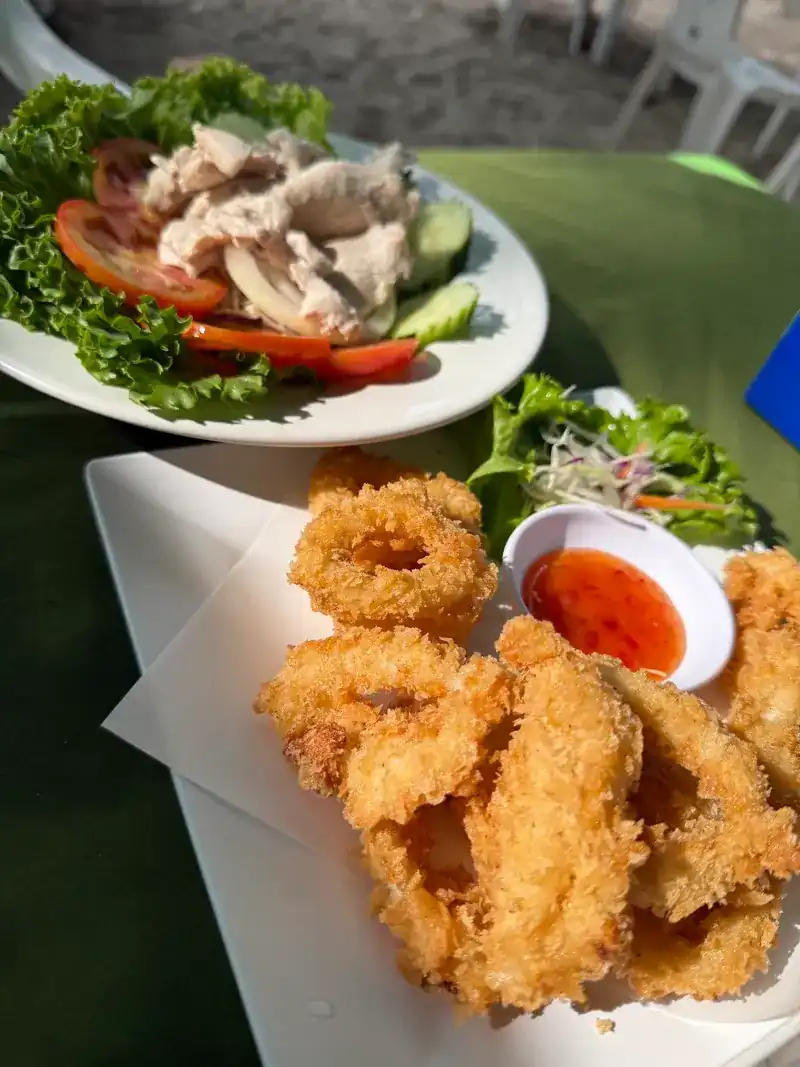 Crispy fried squid with sweet chilli sauce