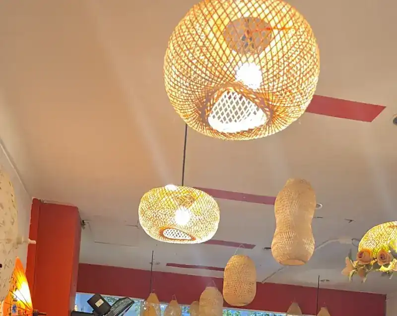 Woven bamboo lanterns under the ceiling / โคมไม้ไผ่สานใต้เพดาน