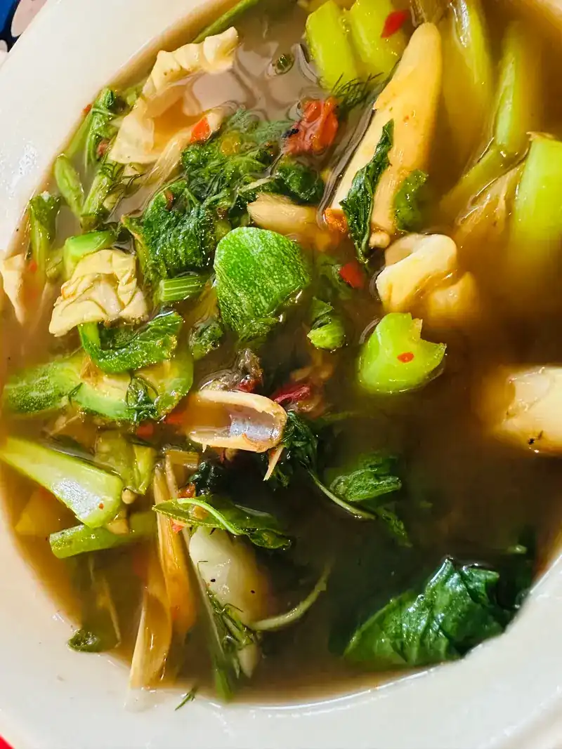 Vegetable soup with dill